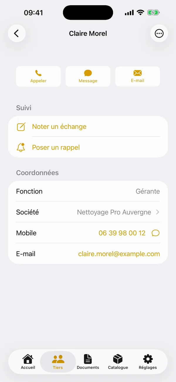 Fiche d'un contact dans LemonPocket avec les boutons Appeler, Message et E-mail